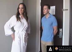 La MILF Chanel Preston piensa si poner los cuernos al marido con este joven masajista…